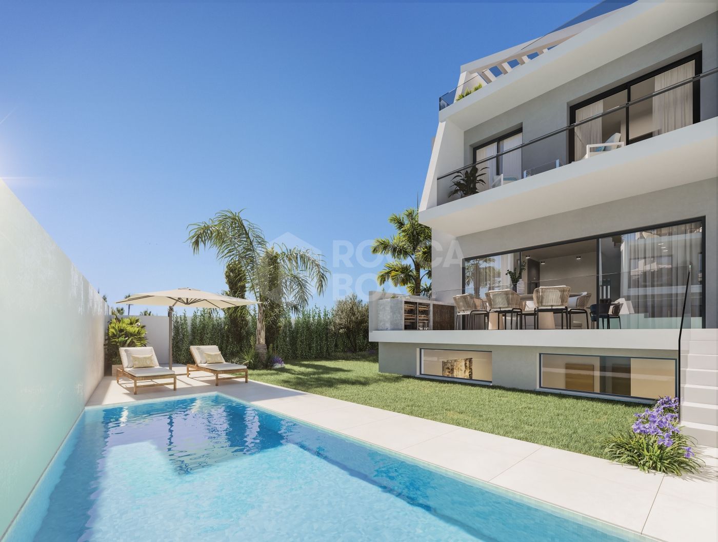 Exquisite Luxury Villa: Coastal Elegance Meets Modern Living in Estepona