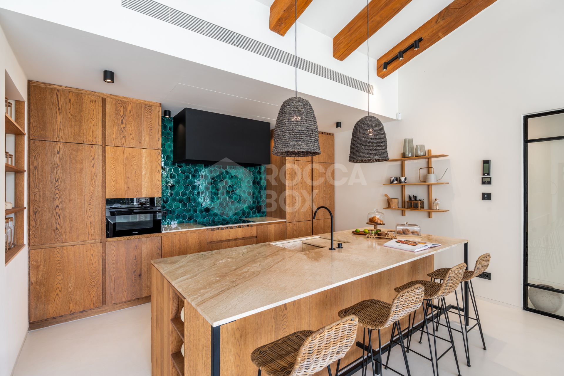Exquisite Frontline Golf Villa with Heated Pool and Panoramic Views in Nueva Andalucía