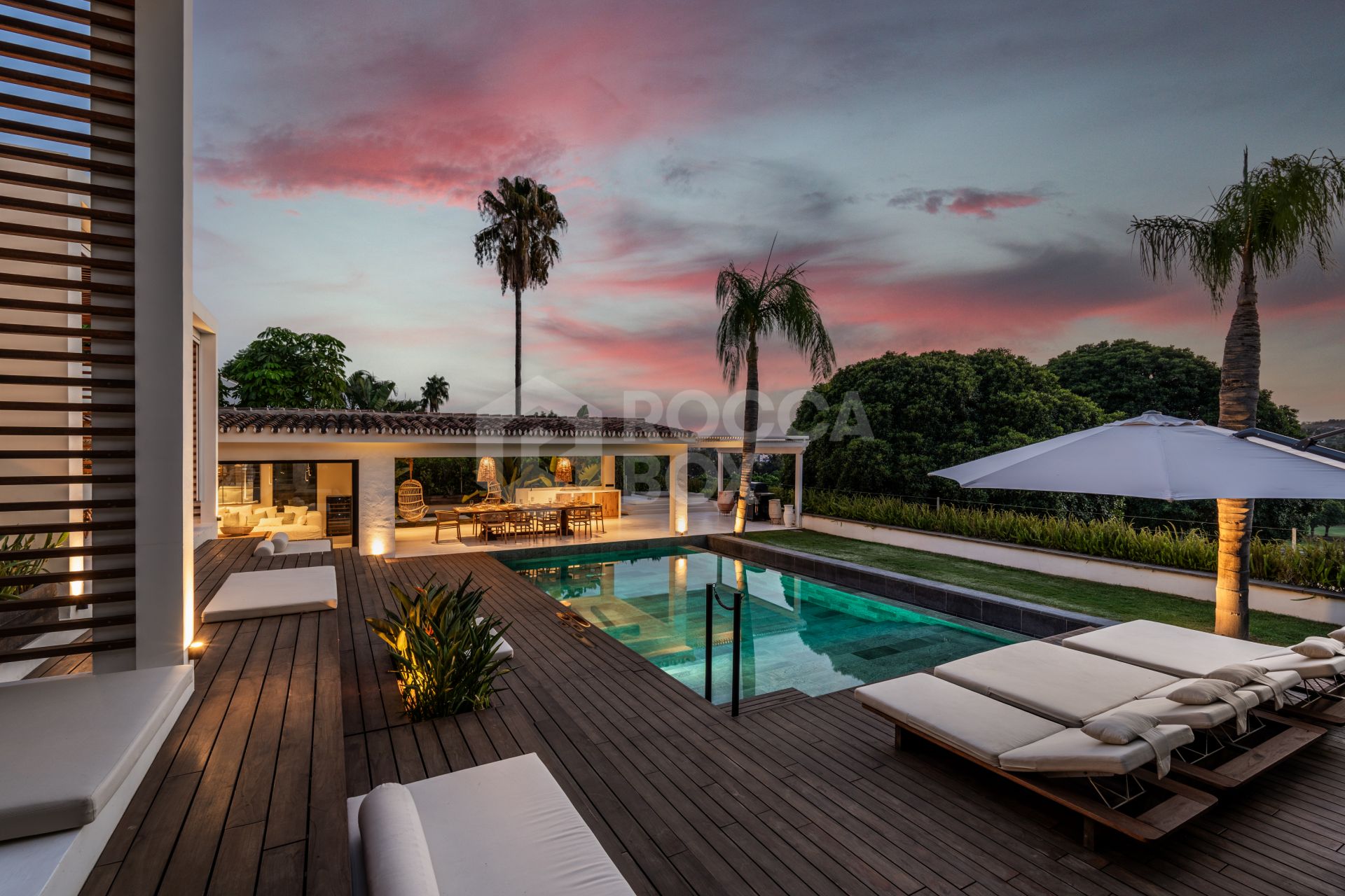 Exquisite Frontline Golf Villa with Heated Pool and Panoramic Views in Nueva Andalucía
