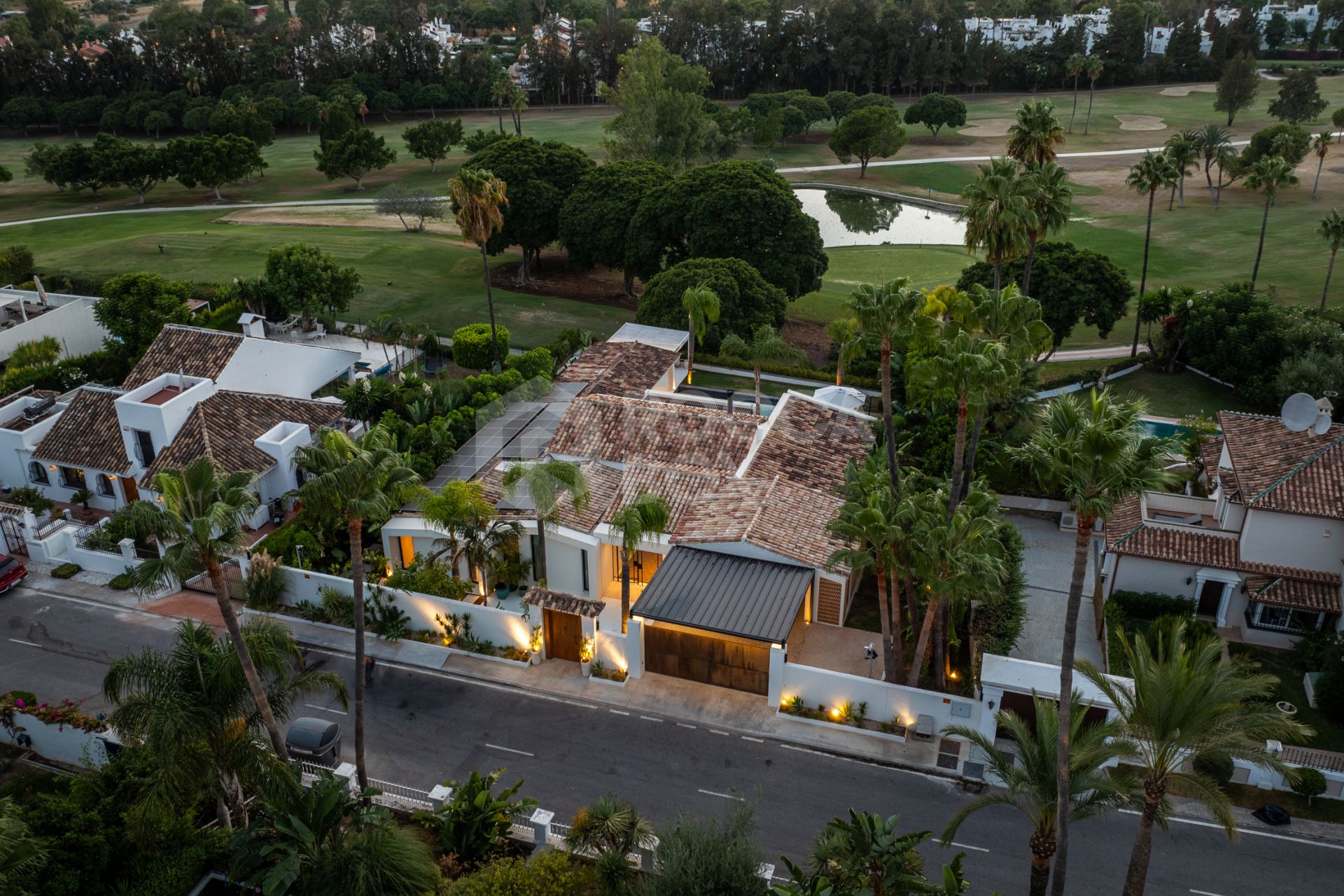 Exquisite Frontline Golf Villa with Heated Pool and Panoramic Views in Nueva Andalucía