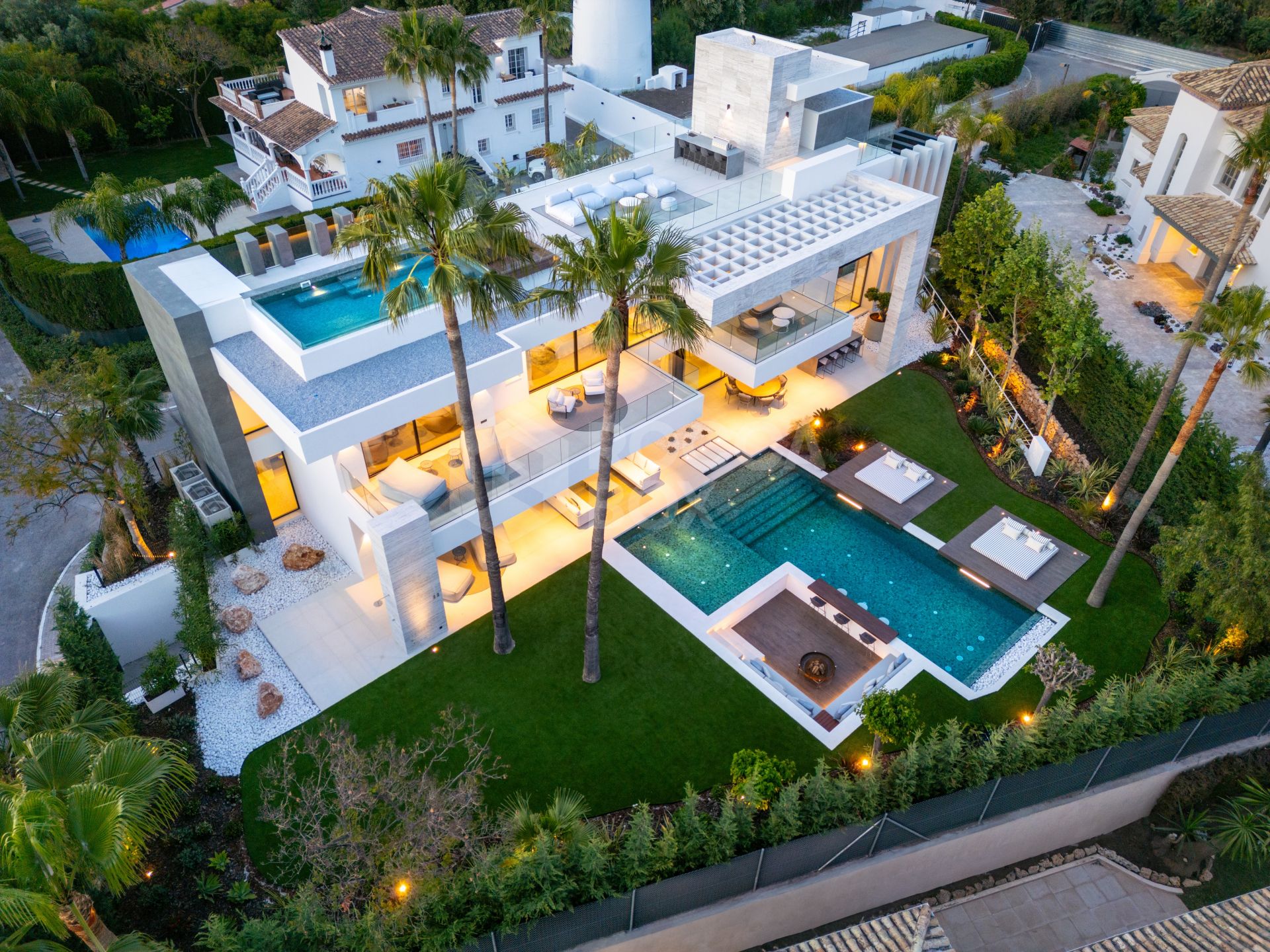 Exquisite Contemporary Villa with Exceptional Design and Prime Location