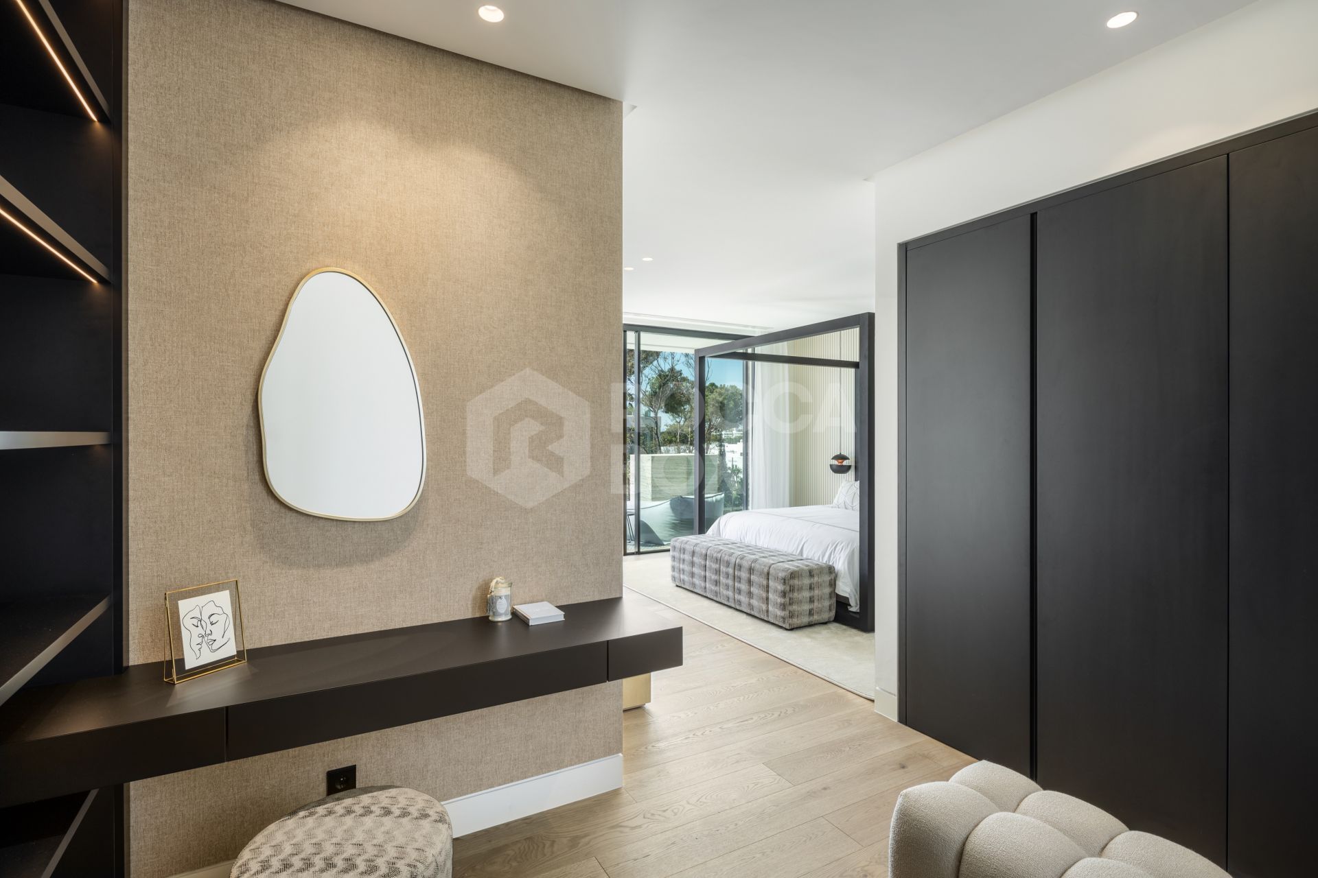 Exquisite Contemporary Villa with Exceptional Design and Prime Location