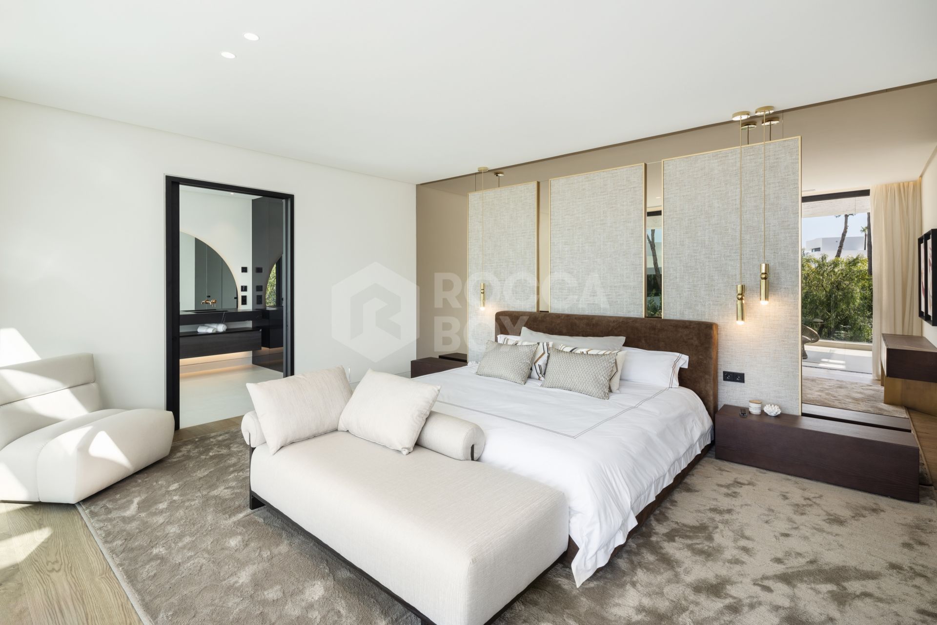 Exquisite Contemporary Villa with Exceptional Design and Prime Location