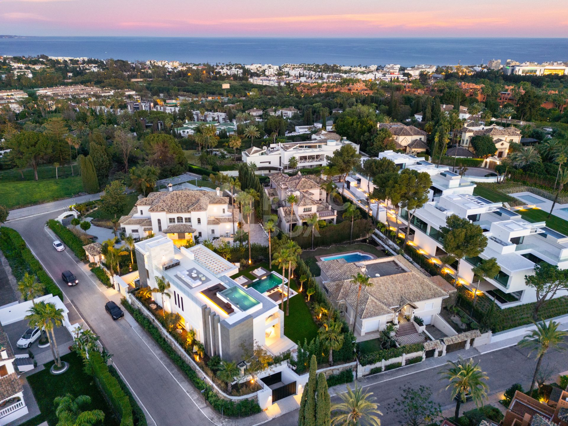 Exquisite Contemporary Villa with Exceptional Design and Prime Location