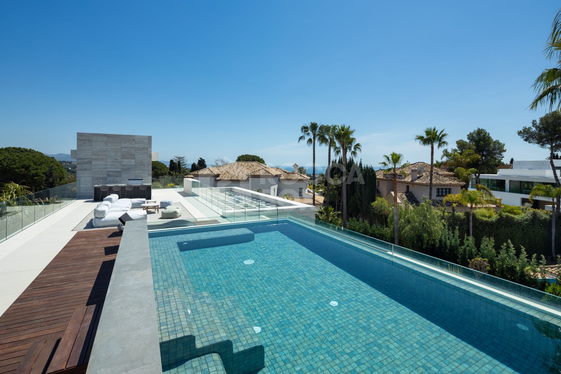 Exquisite Contemporary Villa with Exceptional Design and Prime Location