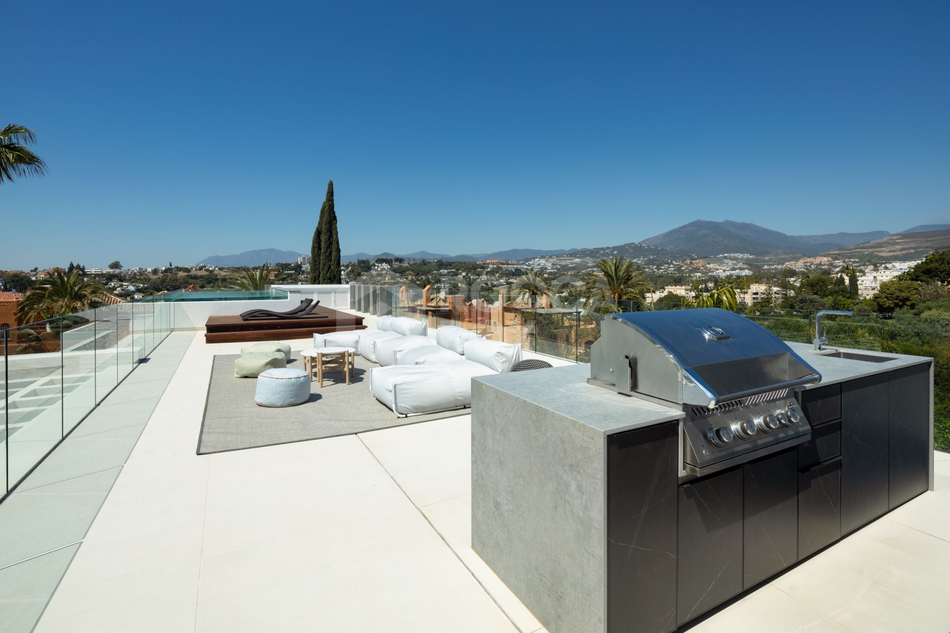 Exquisite Contemporary Villa with Exceptional Design and Prime Location
