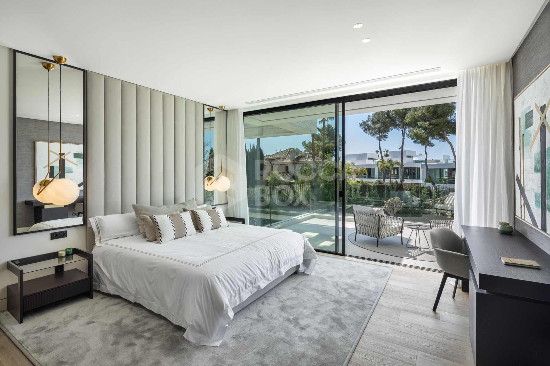 Exquisite Contemporary Villa with Exceptional Design and Prime Location