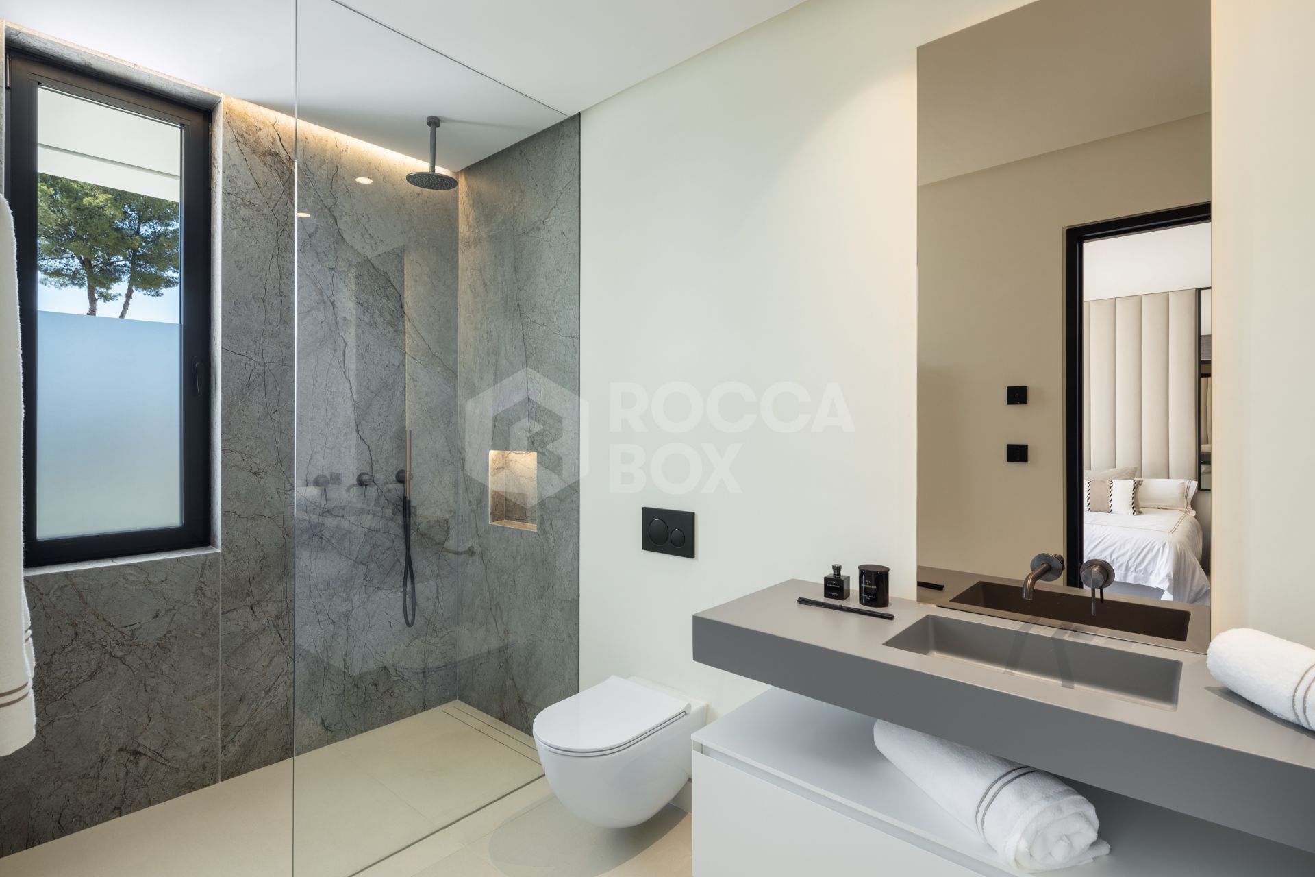 Exquisite Contemporary Villa with Exceptional Design and Prime Location