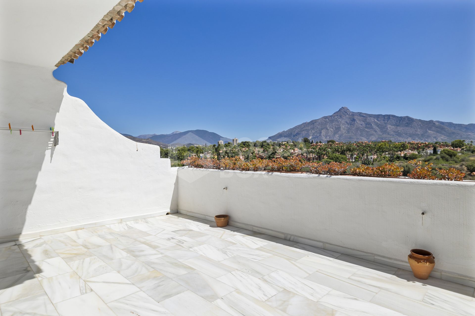 Elegant and Spacious Villa with Stunning La Concha Views, Steps from Puerto Banús