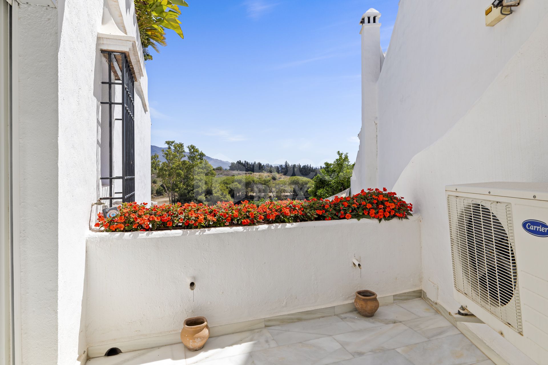 Elegant and Spacious Villa with Stunning La Concha Views, Steps from Puerto Banús