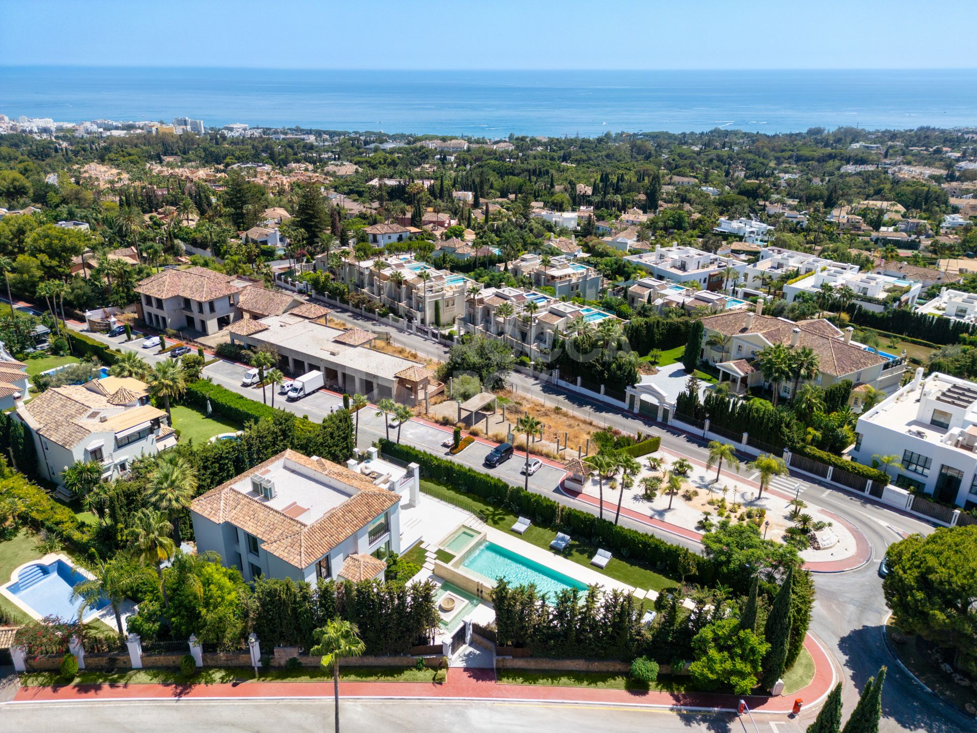 Exquisite 6-Bedroom Villa with Panoramic Sea Views in Marbella's Elite Sierra Blanca