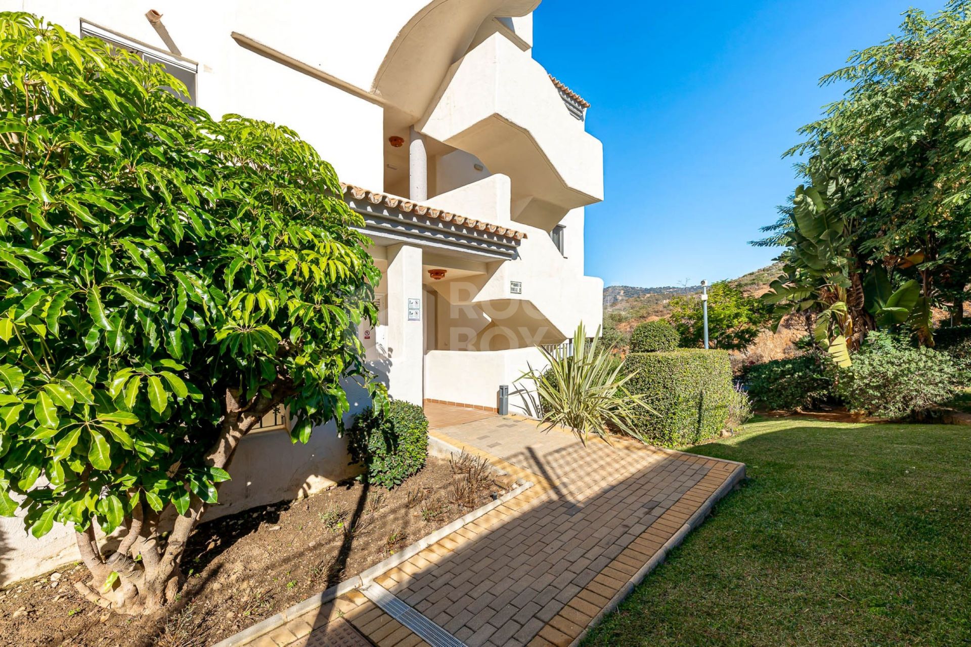 Elegant 3-Bedroom Apartment in Exclusive Santa Maria Green Hills