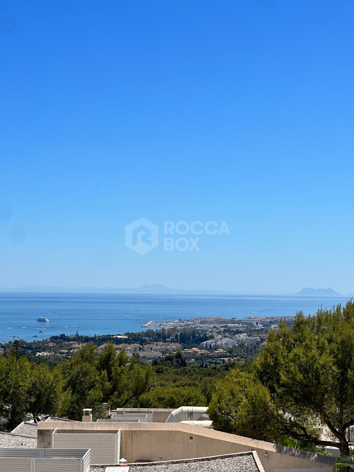 Exquisite Semi-Detached House with Sea Views in Sierra Blanca