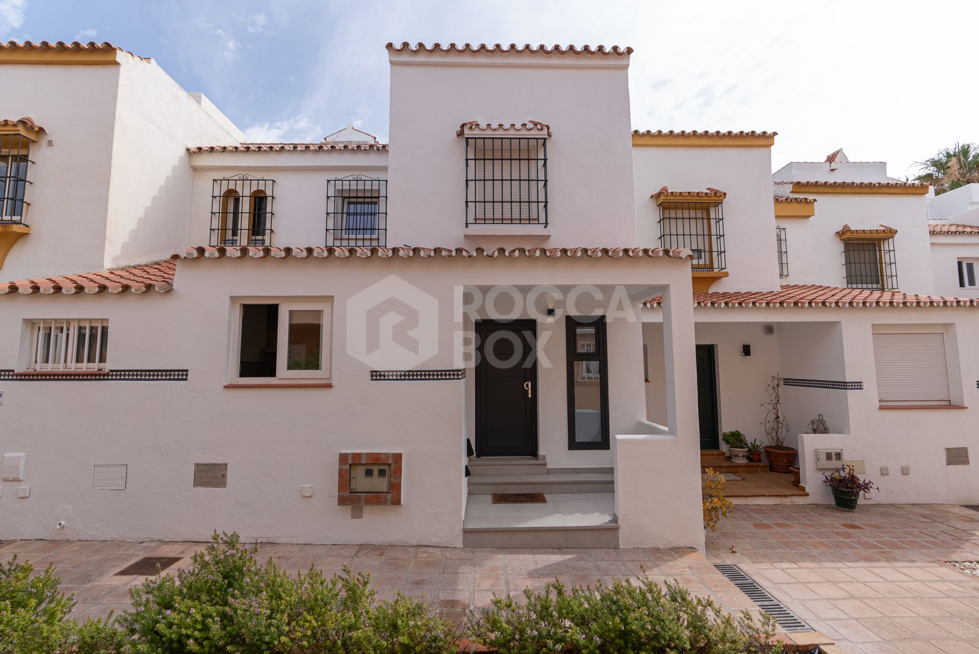 Charming Beachside Townhouse in Marina de Casares