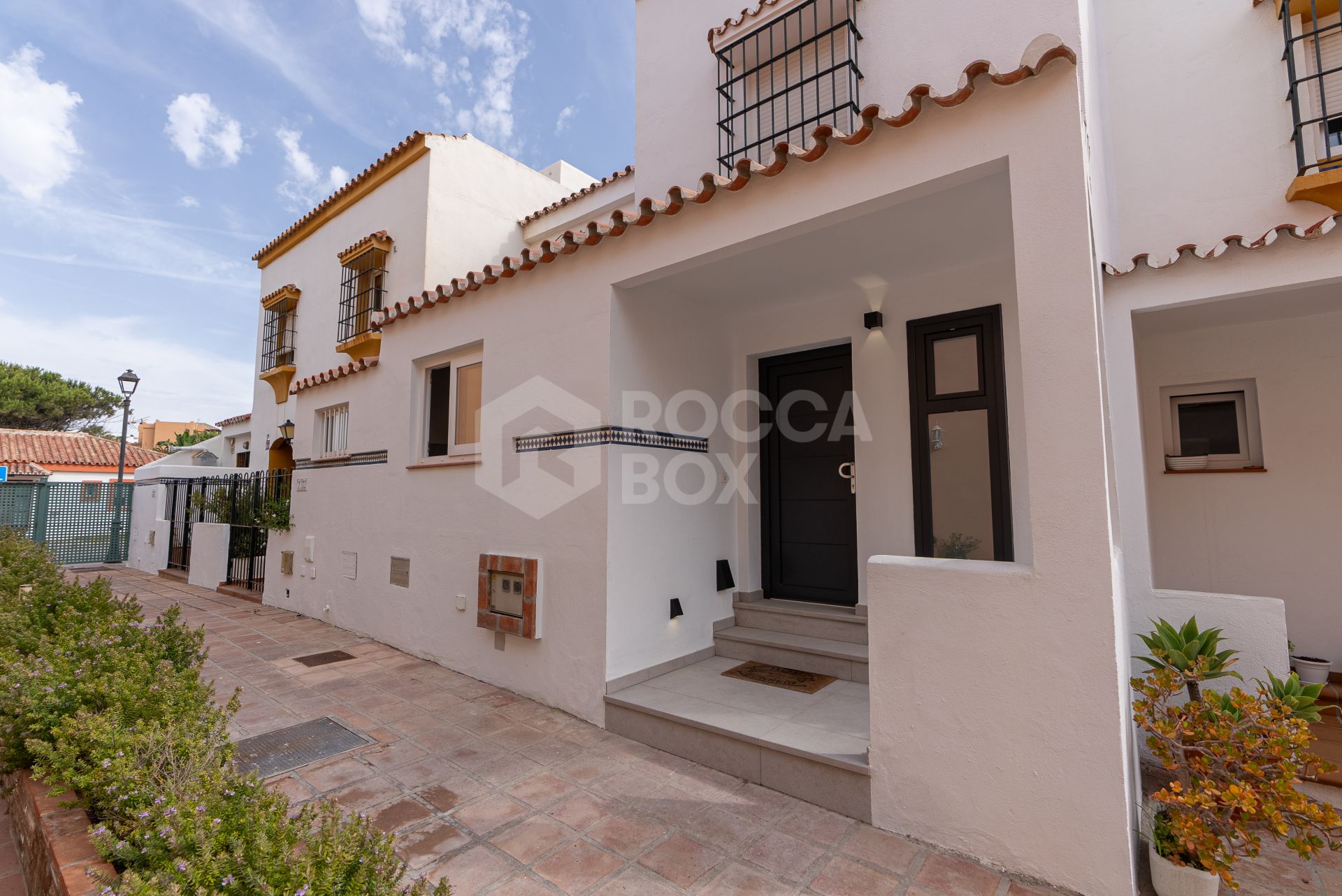 Charming Beachside Townhouse in Marina de Casares