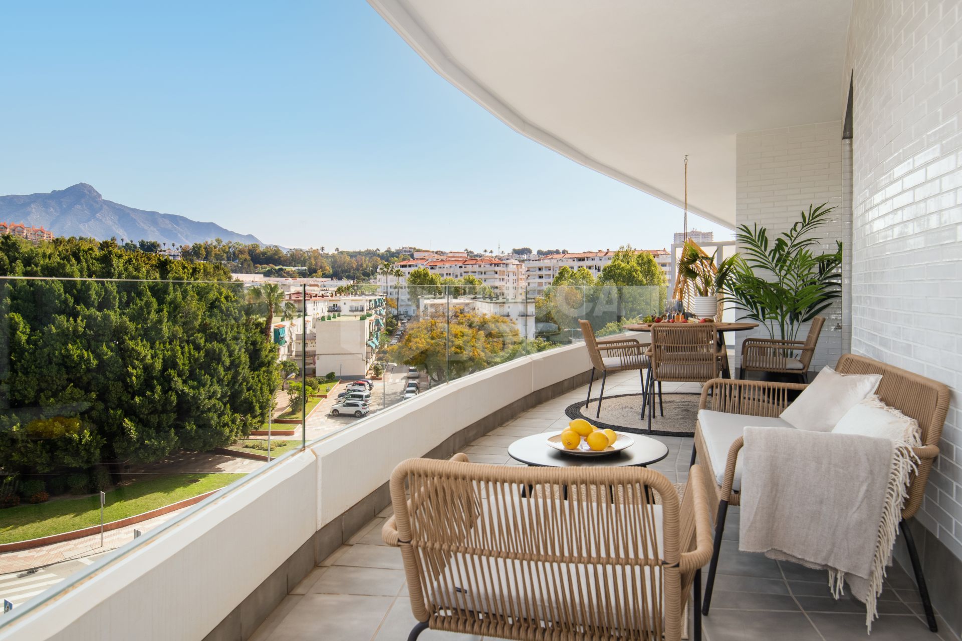 Luxury Apartment in Marbella: A Perfect Blend of Elegance and Convenience