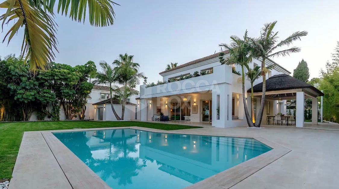 Luxury Villa in Guadalmina Baja: A Coastal Paradise