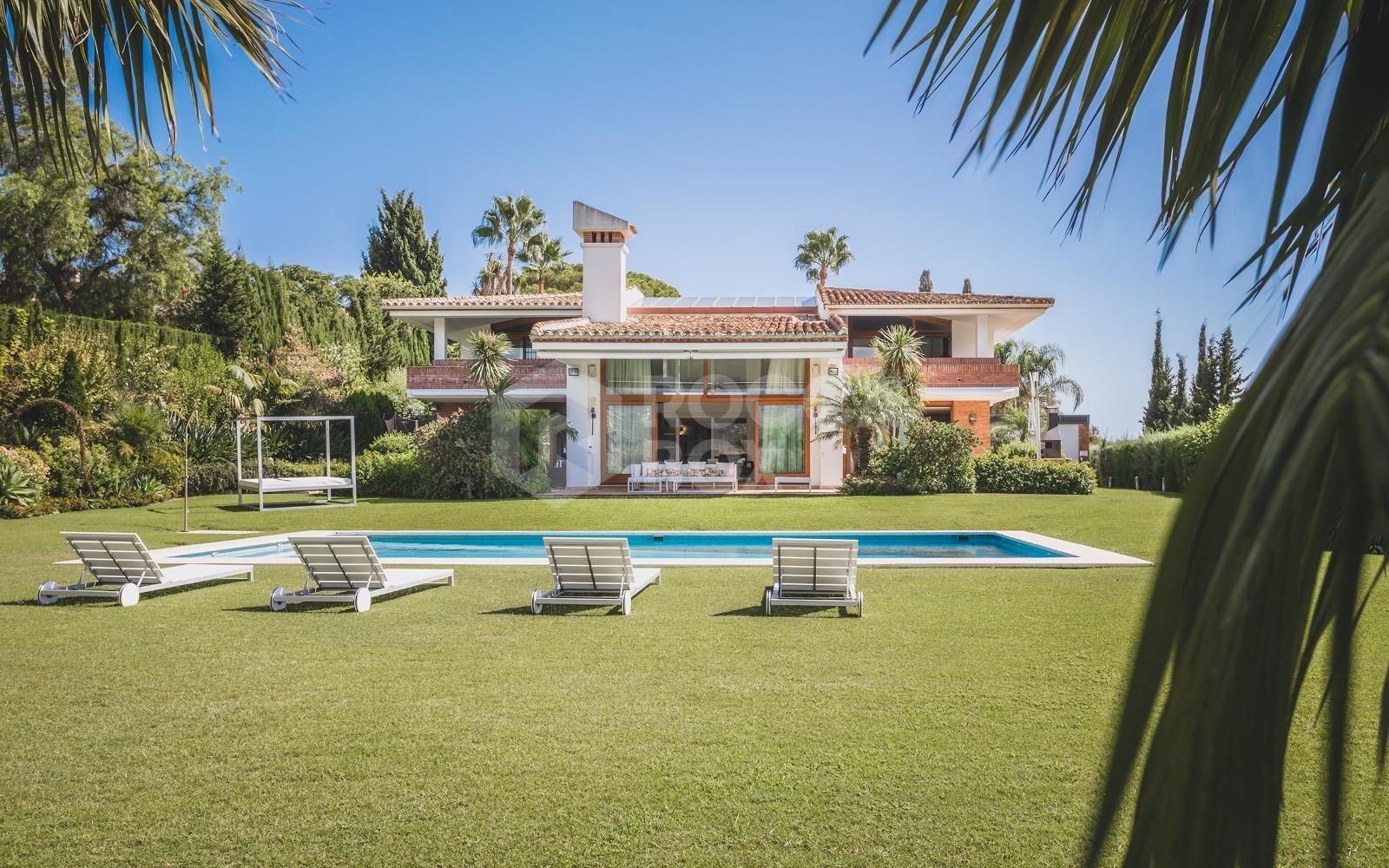 Elegant 7-Bedroom Villa with Panoramic Sea & Mountain Views