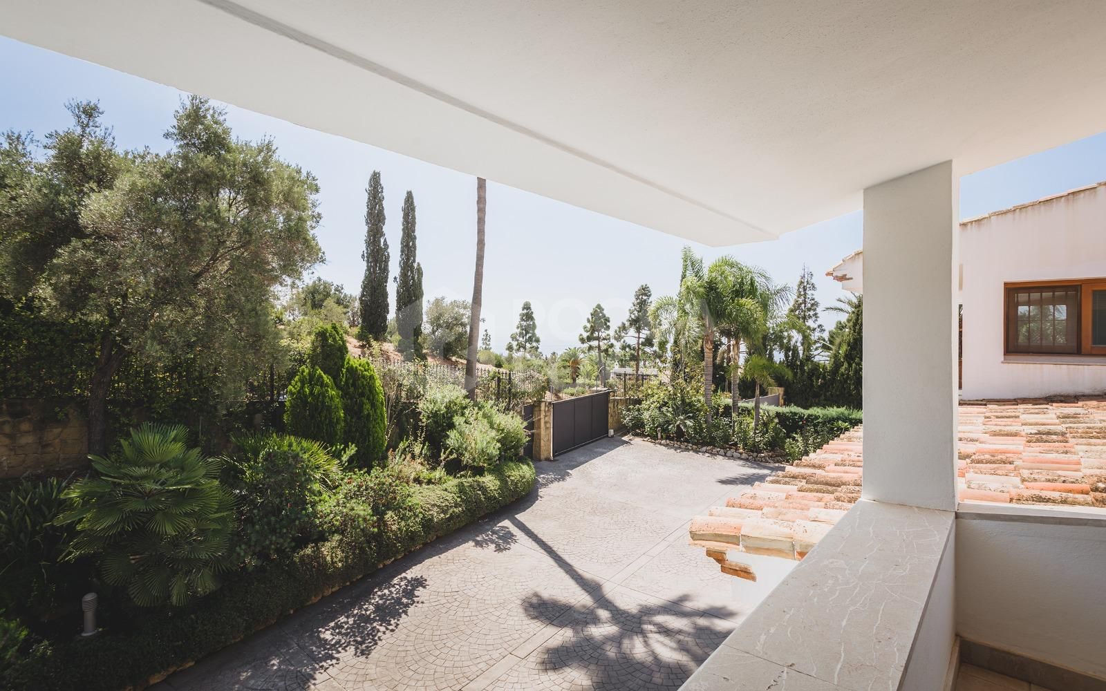 Elegant 7-Bedroom Villa with Panoramic Sea & Mountain Views