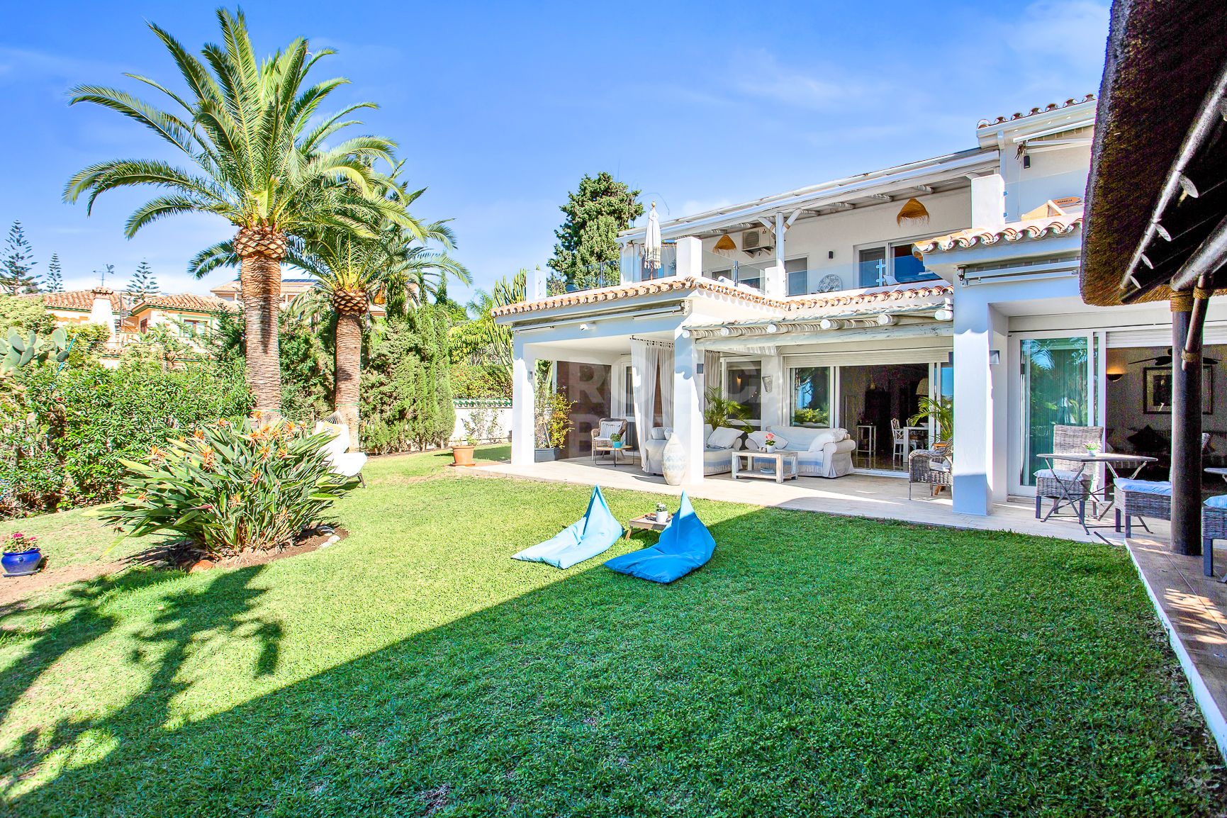 Luxury Family Villa in Marbesa: A Coastal Paradise