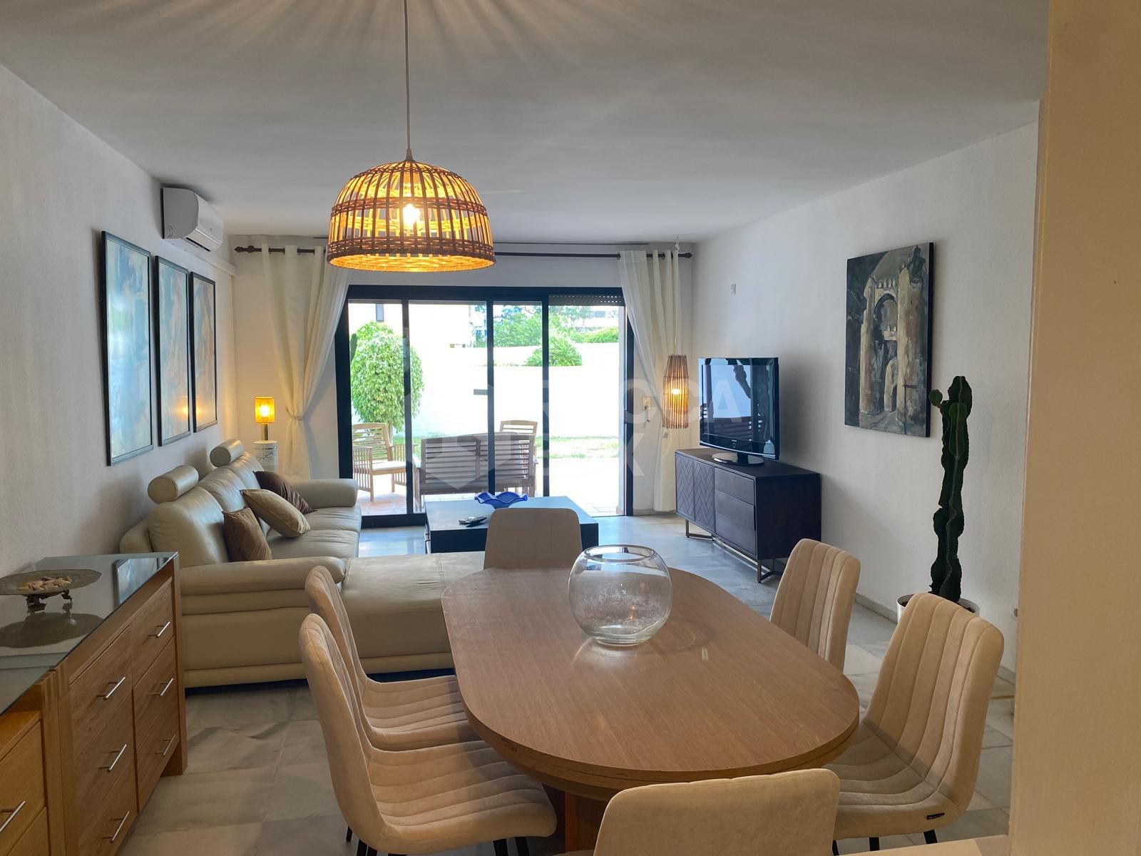 Elegant Ground Floor Apartment in Marbella's Puerto Banus