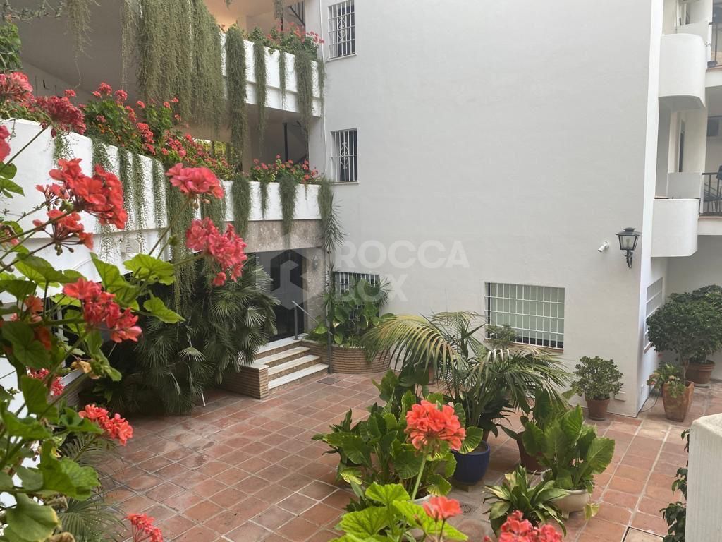 Elegant Ground Floor Apartment in Marbella's Puerto Banus