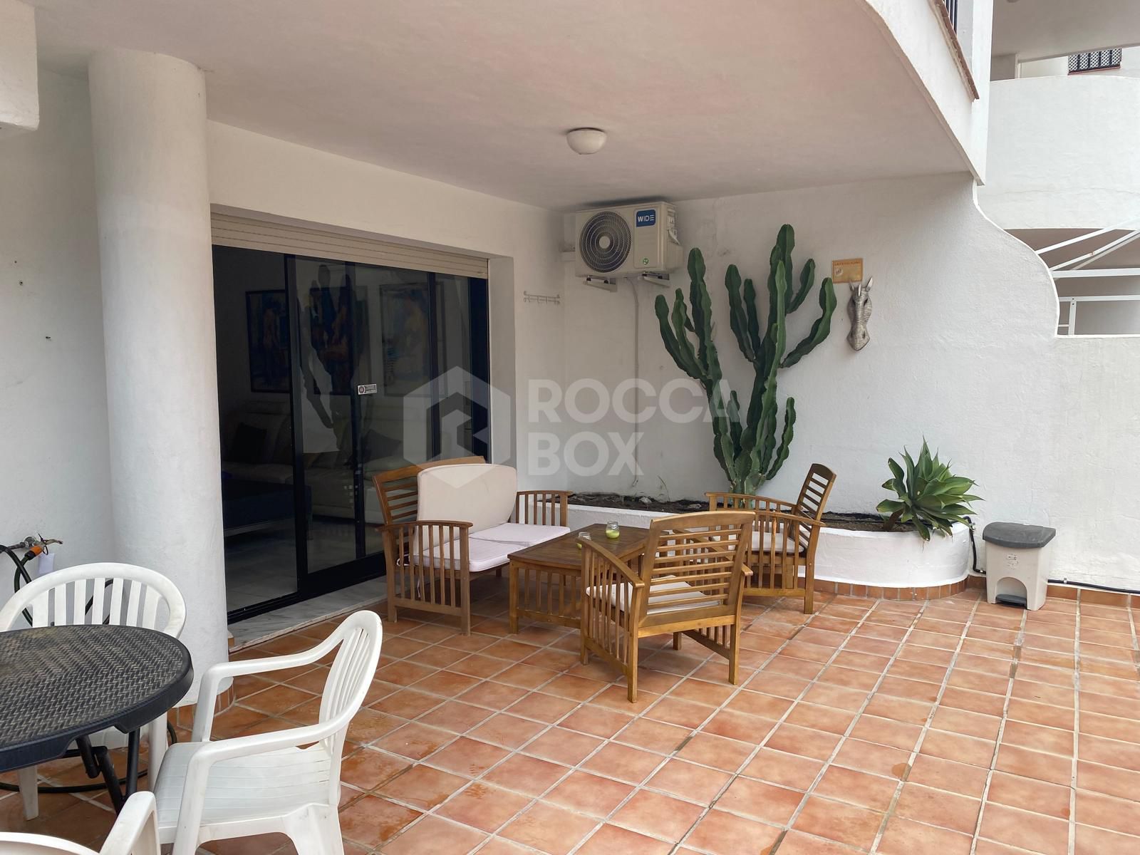 Elegant Ground Floor Apartment in Marbella's Puerto Banus