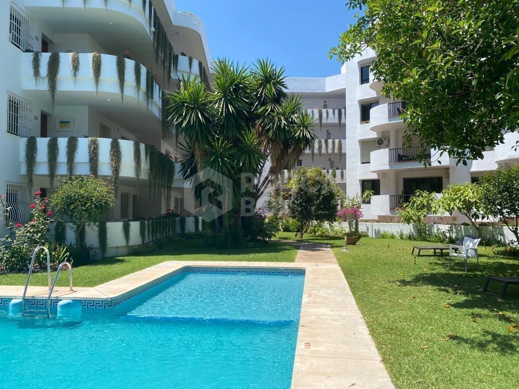 Elegant Ground Floor Apartment in Marbella's Puerto Banus