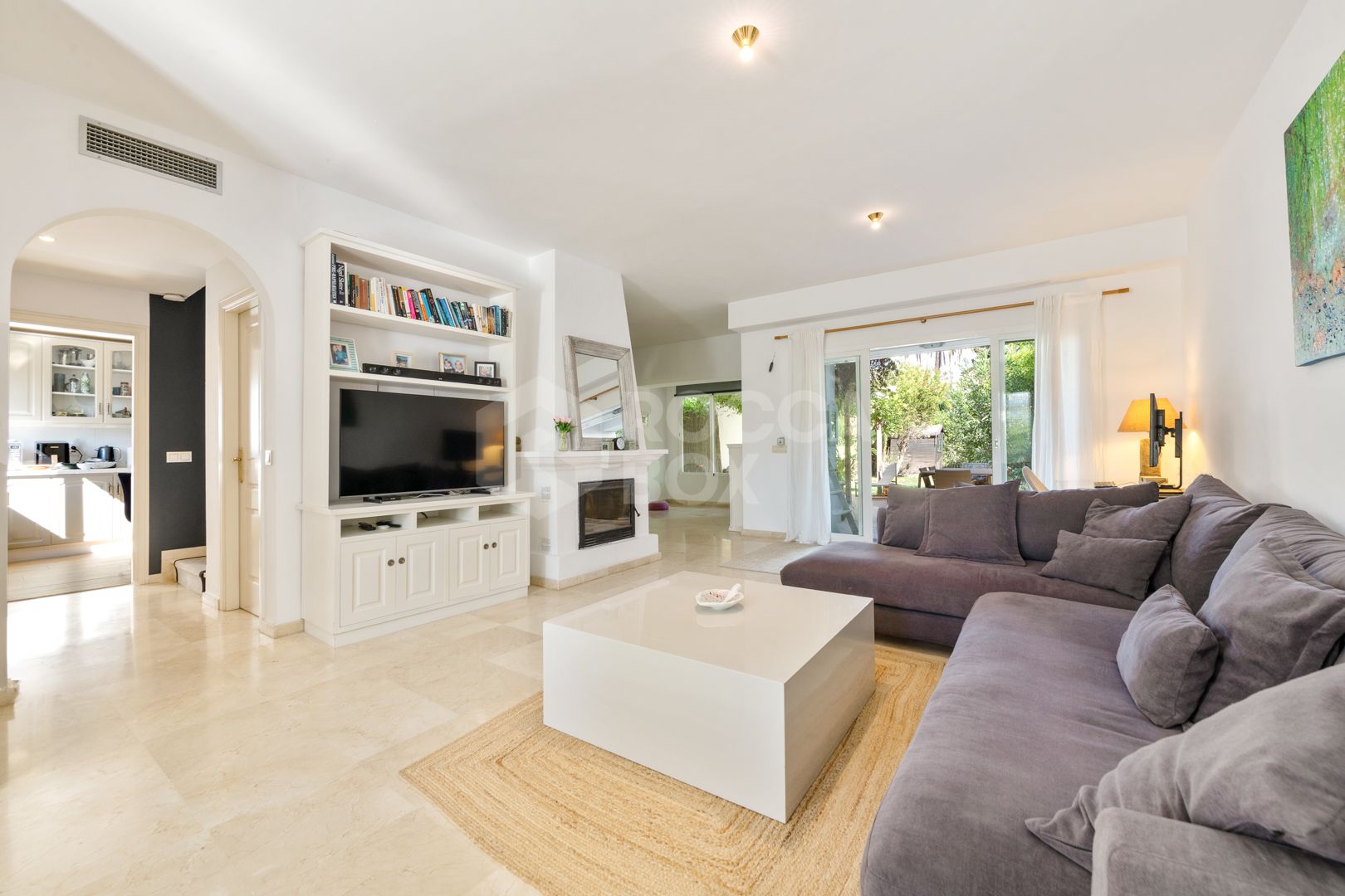 Elegant Semi-Detached House for Rent in Estepona's Prestigious Bel Air