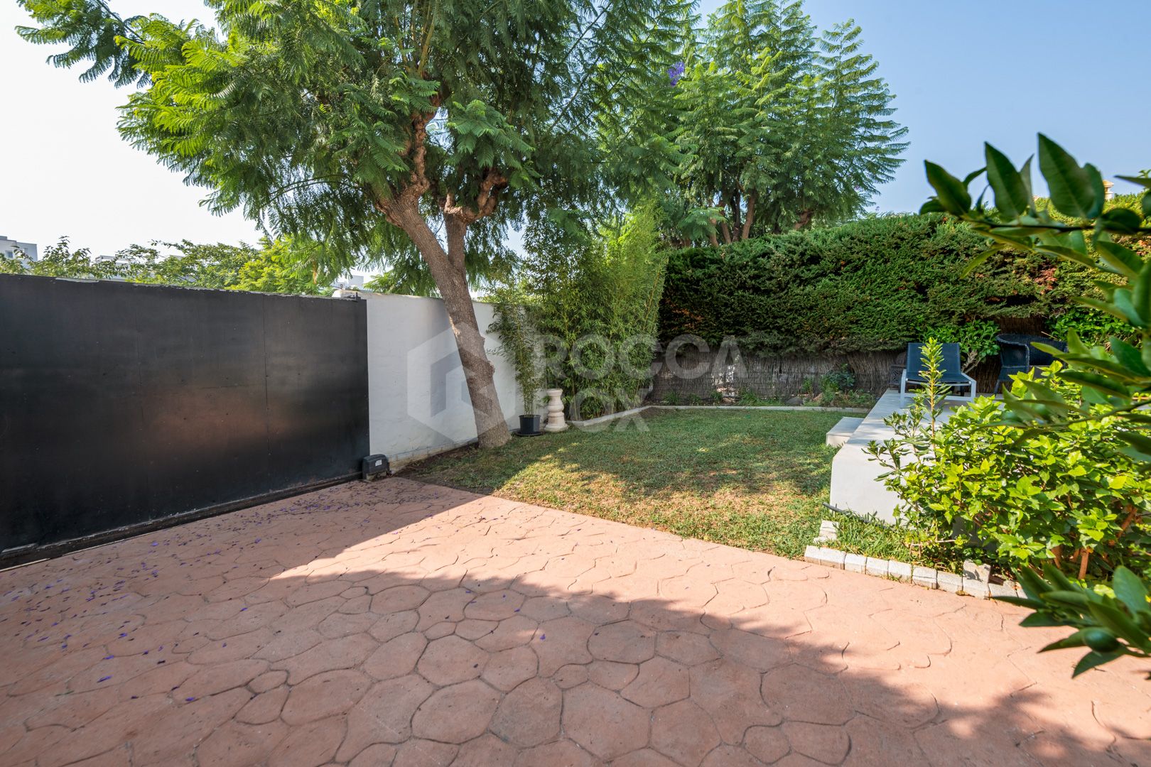 Elegant Semi-Detached House for Rent in Estepona's Prestigious Bel Air