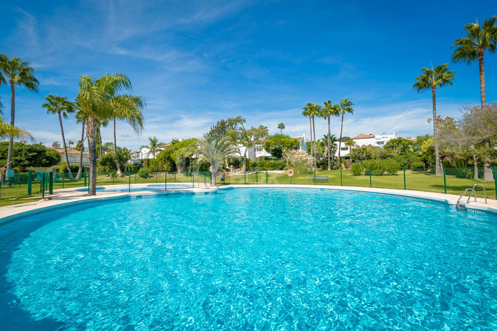 Elegant Semi-Detached House for Rent in Estepona's Prestigious Bel Air