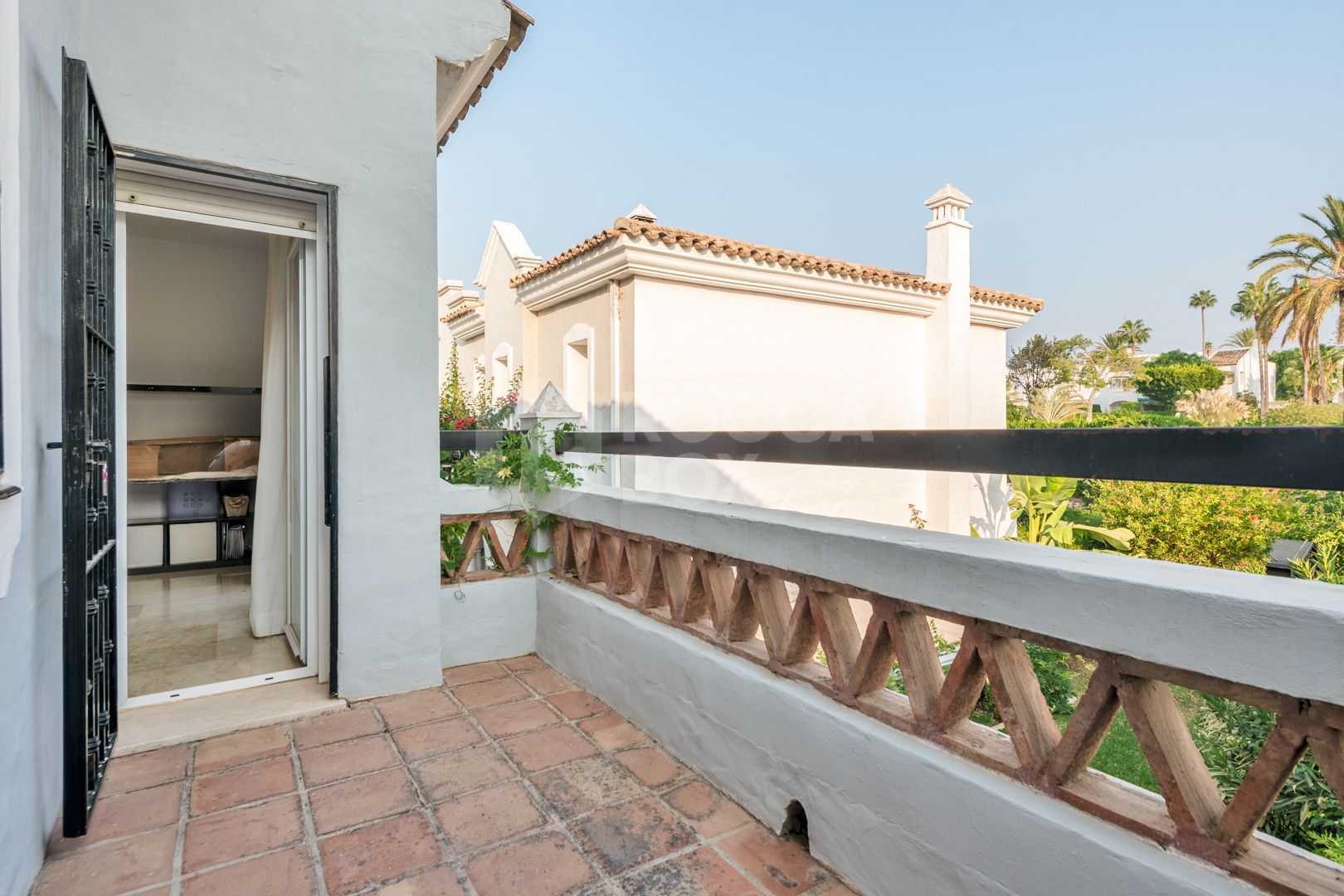 Elegant Semi-Detached House for Rent in Estepona's Prestigious Bel Air