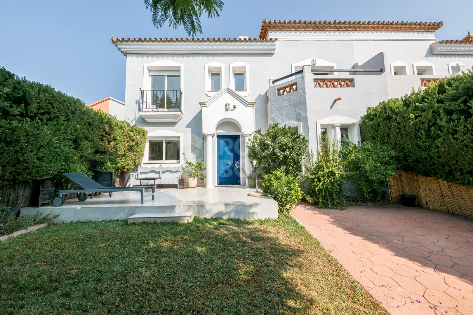 Elegant Semi-Detached House for Rent in Estepona's Prestigious Bel Air