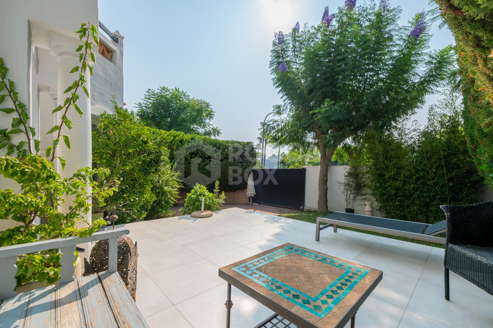 Elegant Semi-Detached House for Rent in Estepona's Prestigious Bel Air