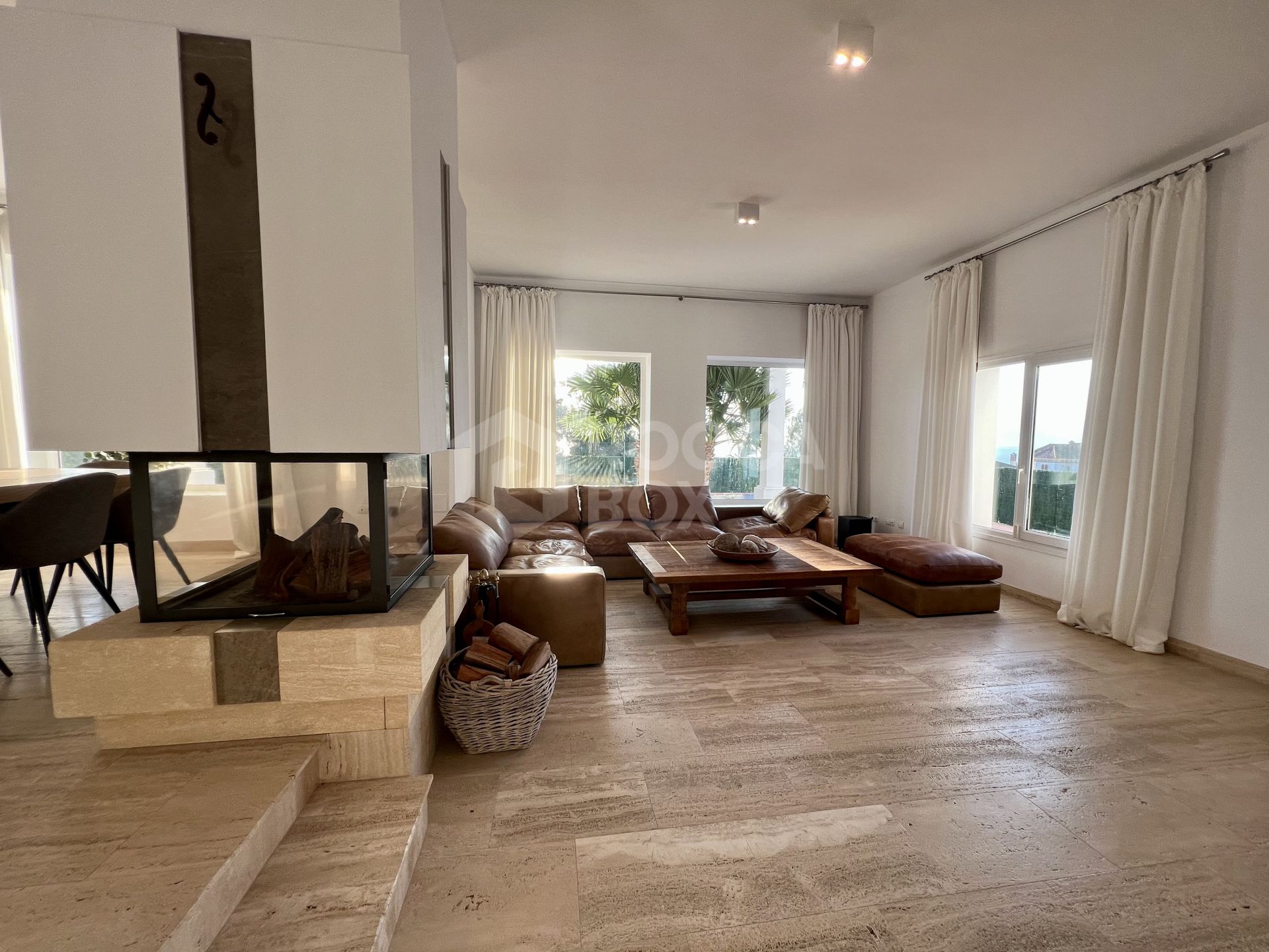 Exquisite Villa with Panoramic Sea Views in Manilva Beach