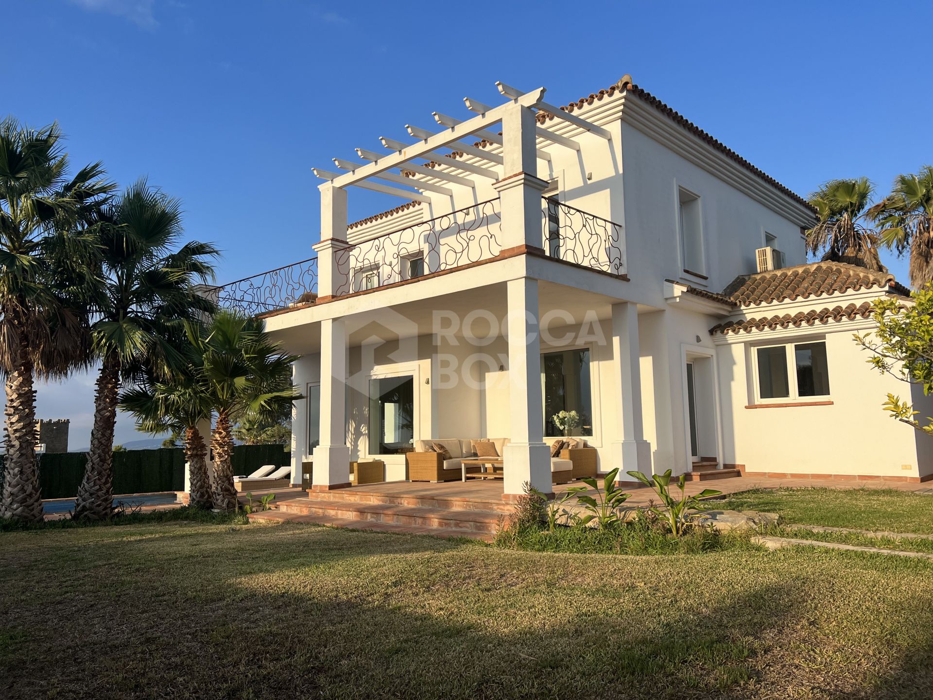 Exquisite Villa with Panoramic Sea Views in Manilva Beach