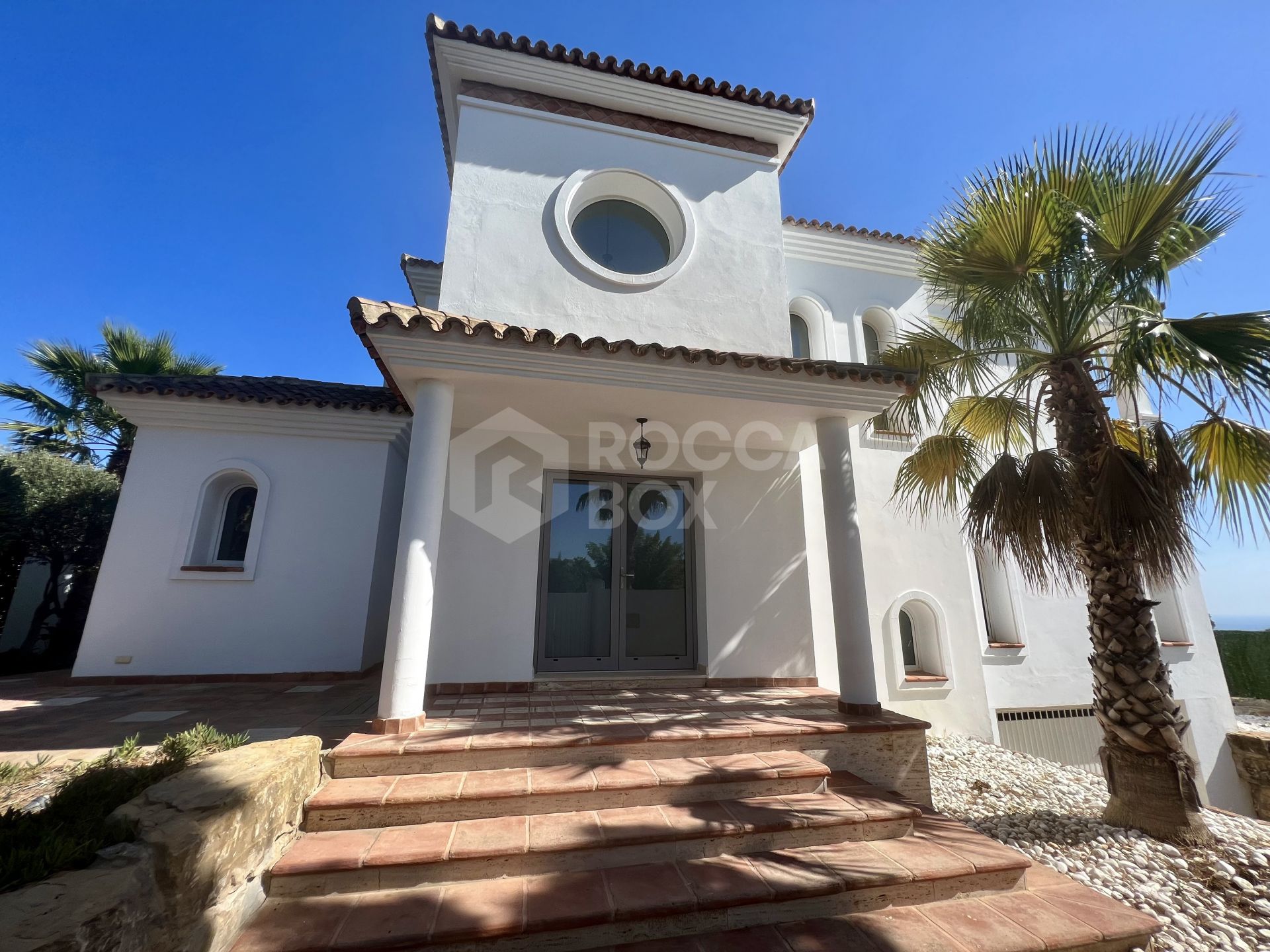 Exquisite Villa with Panoramic Sea Views in Manilva Beach