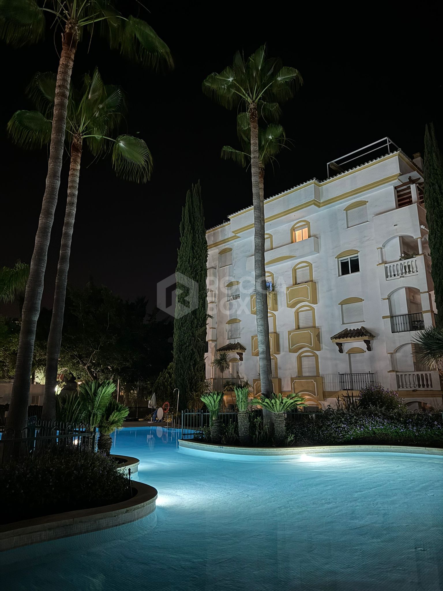 Elegant Ground Floor Apartment for Rent in Marbella's Golden Mile