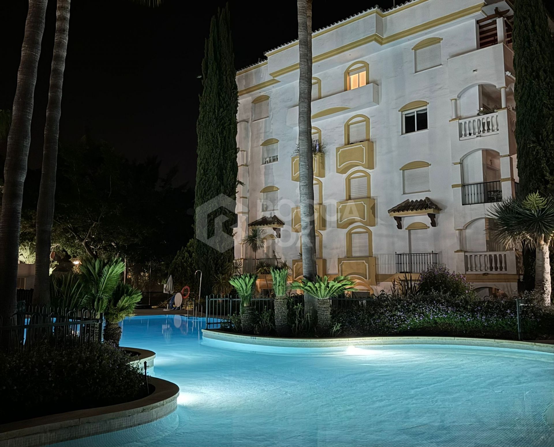 Elegant Ground Floor Apartment for Rent in Marbella's Golden Mile