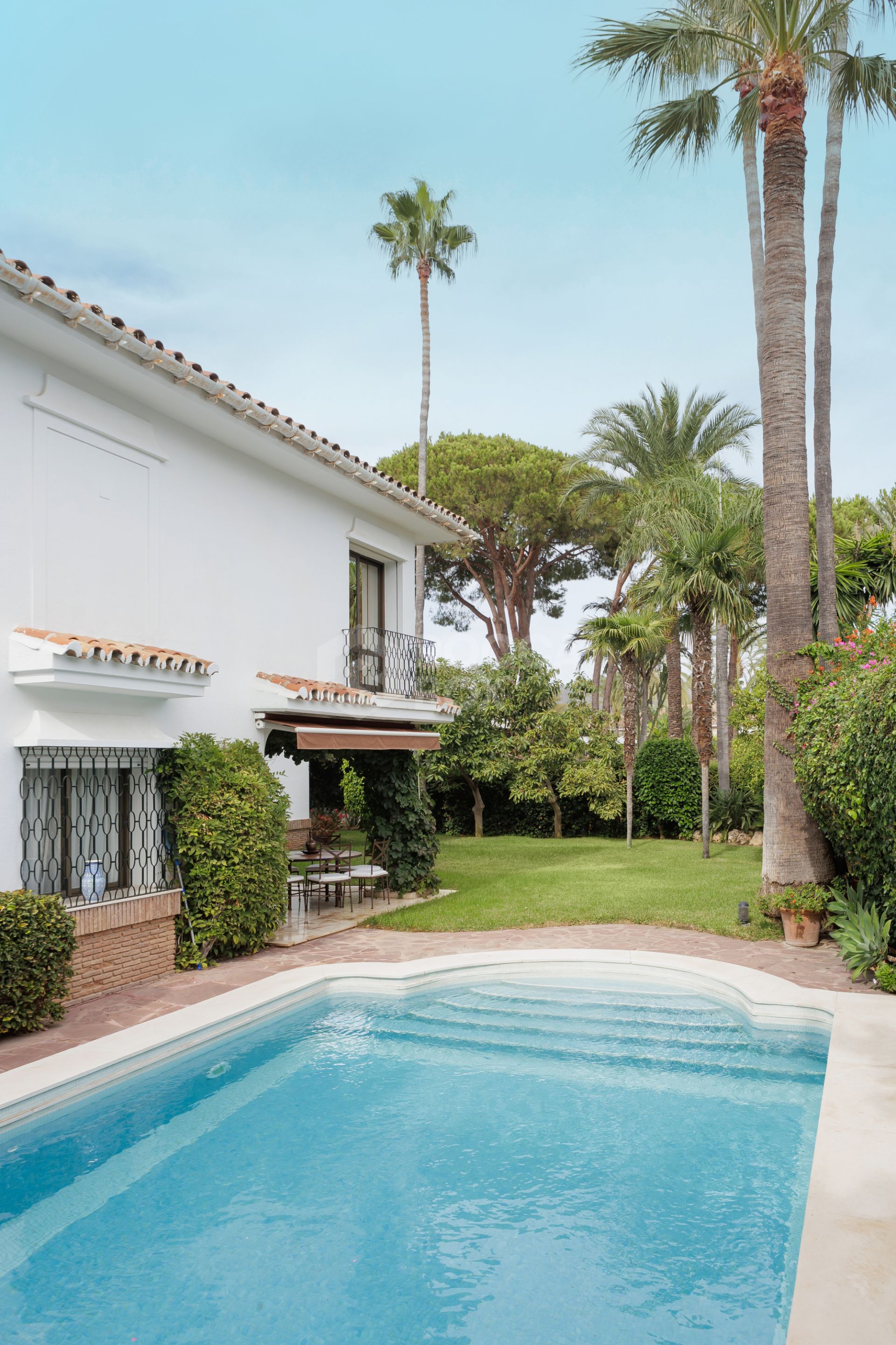 Stunning Beachside Villa in Exclusive Los Monteros, East Marbella