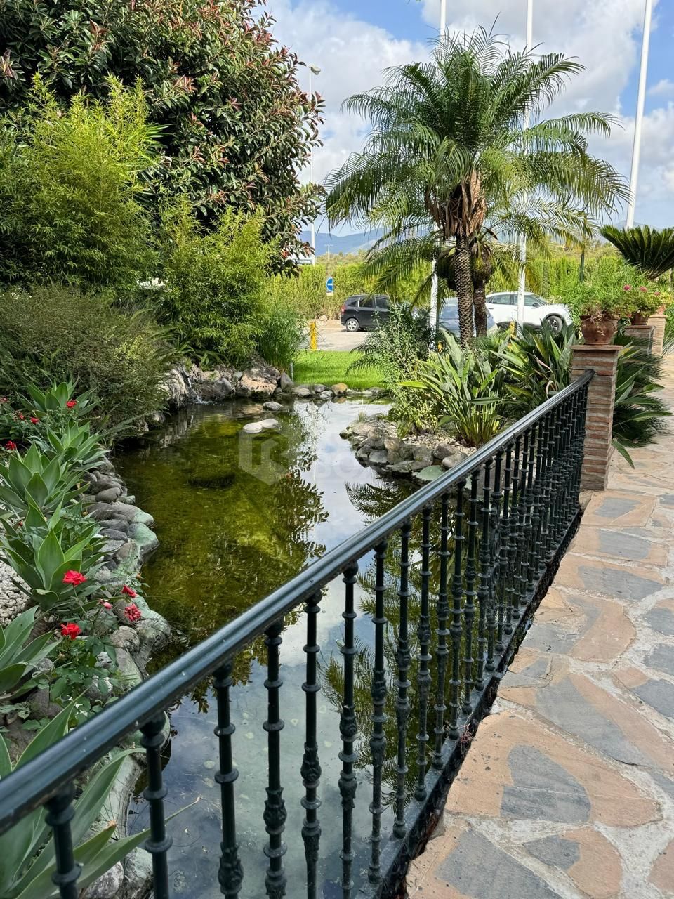 Luxurious Beachside Apartment in Estepona's Prestigious Hacienda Beach