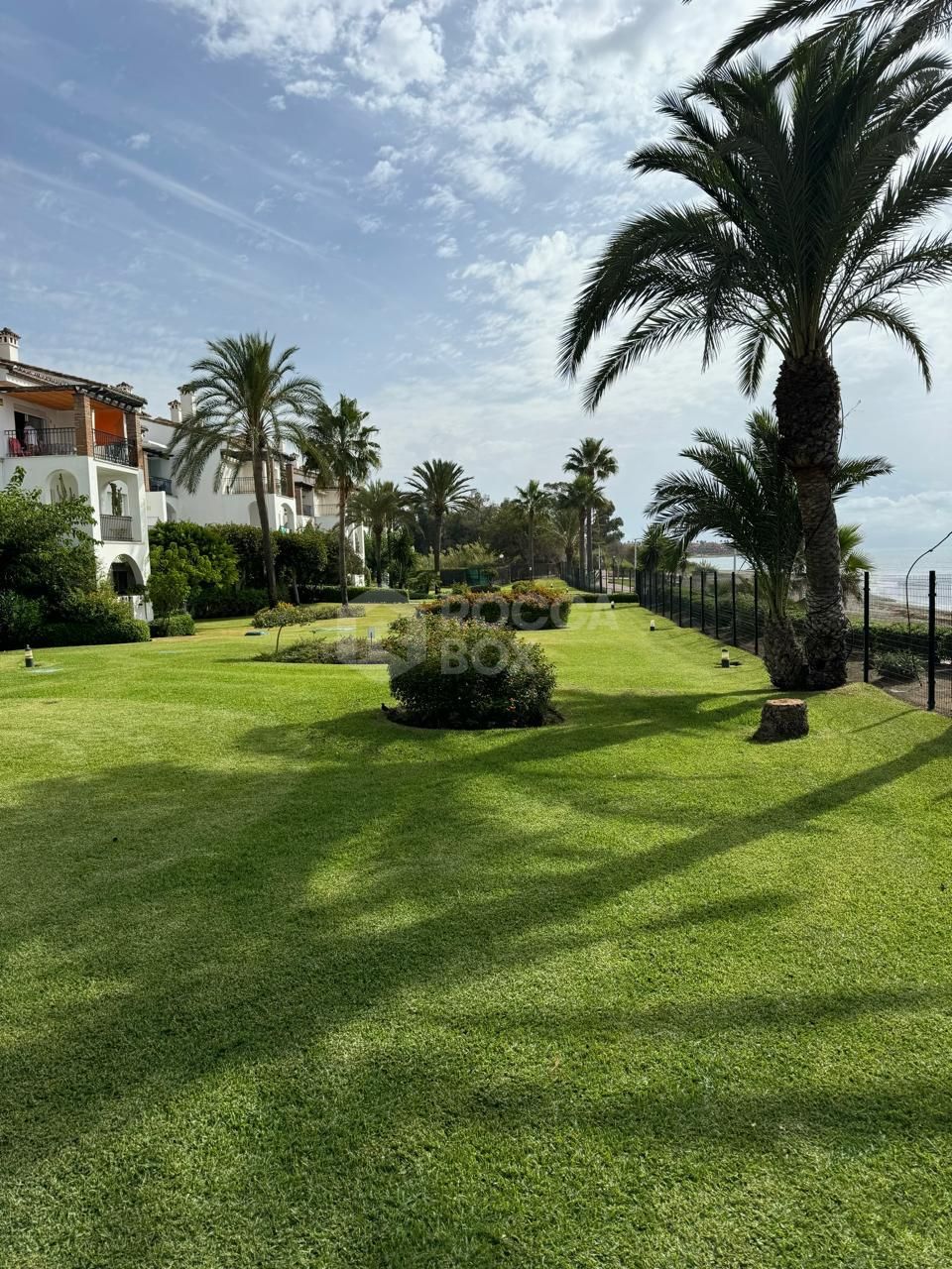 Luxurious Beachside Apartment in Estepona's Prestigious Hacienda Beach