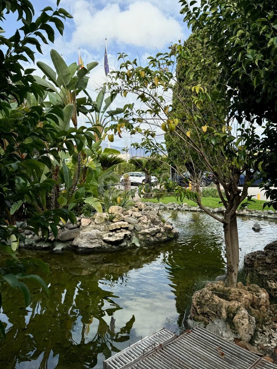 Luxurious Beachside Apartment in Estepona's Prestigious Hacienda Beach