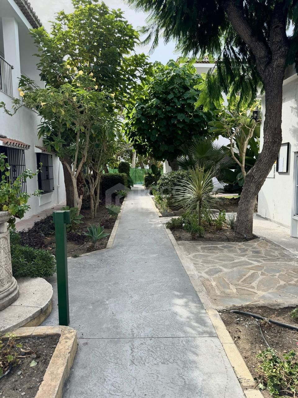 Luxurious Beachside Apartment in Estepona's Prestigious Hacienda Beach