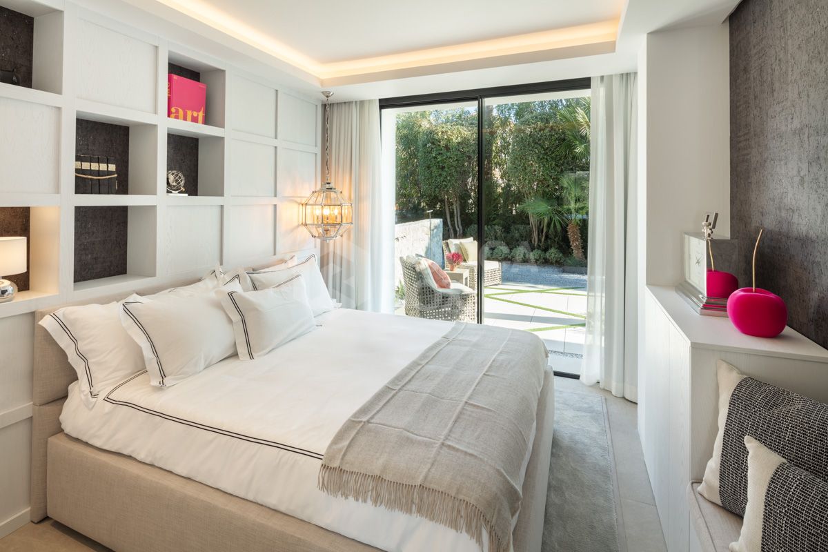 Contemporary Golfside Retreat in Nueva Andalucía