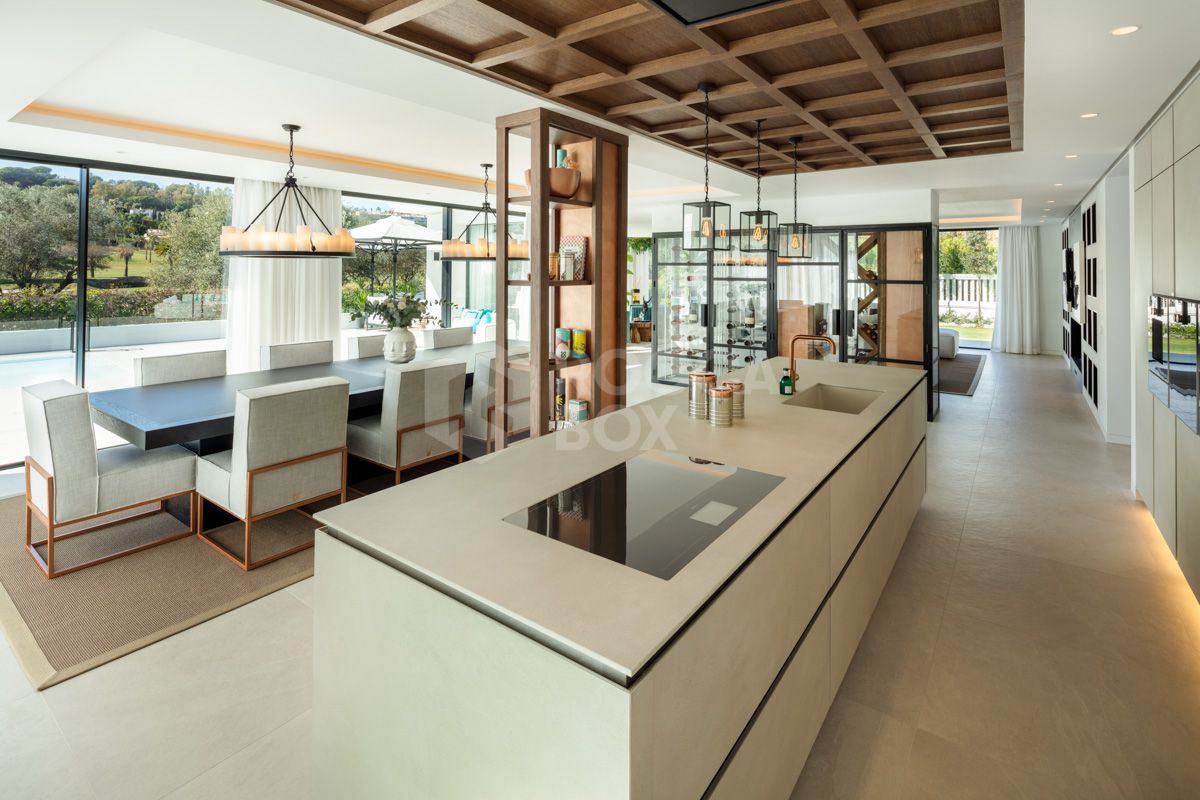 Contemporary Golfside Retreat in Nueva Andalucía
