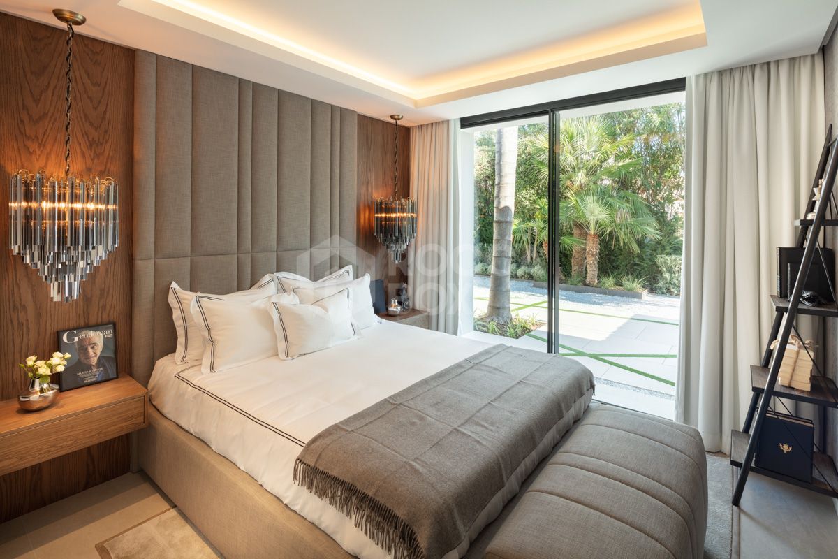 Contemporary Golfside Retreat in Nueva Andalucía