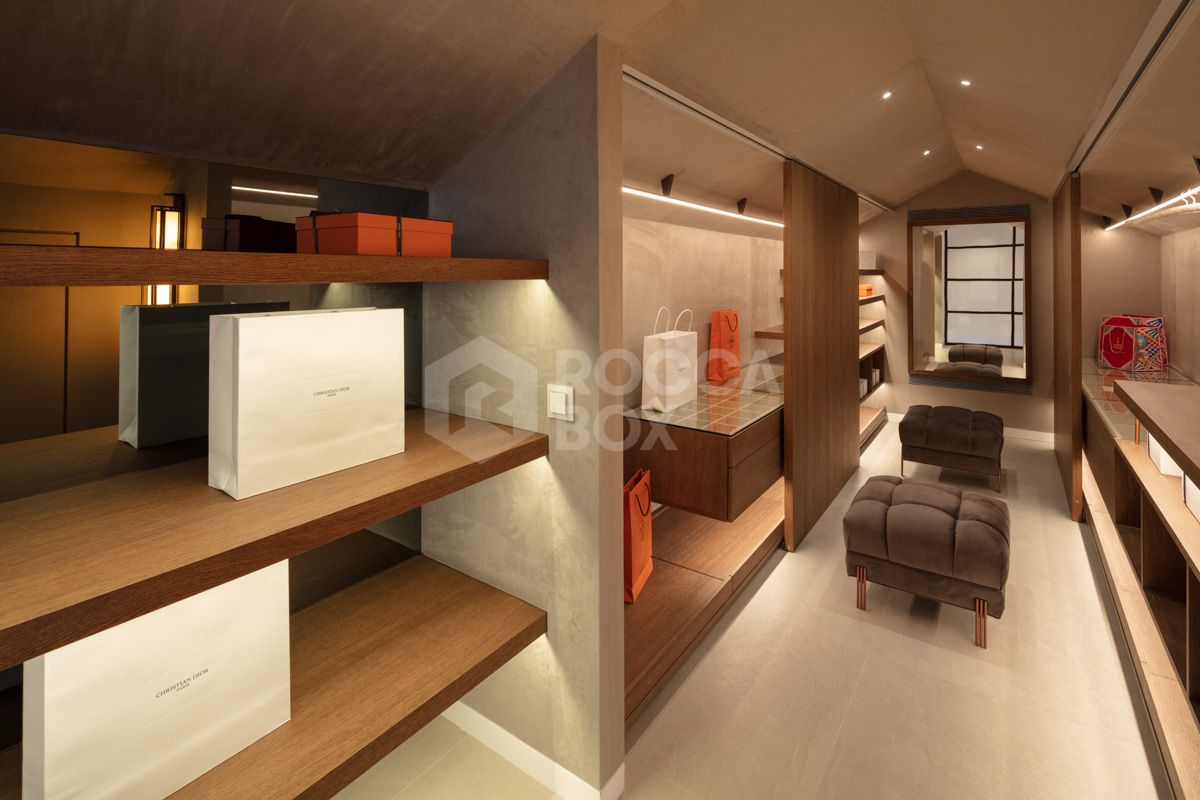 Contemporary Golfside Retreat in Nueva Andalucía