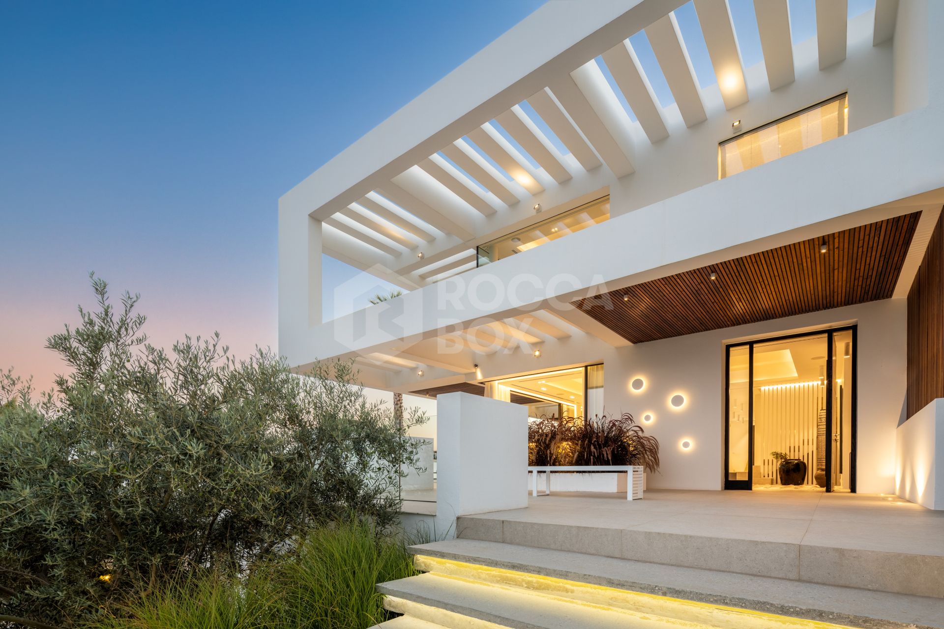 Modern Masterpiece with Panoramic Views