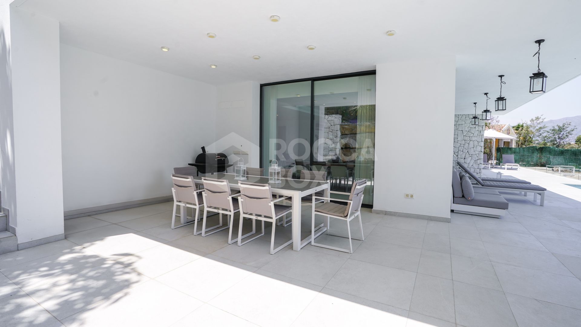 Luxury Villa with Panoramic Views in La Alqueria, Benahavis